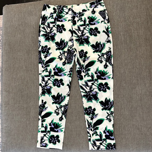 RULES OF ETIQUETTE CASUAL FLORAL PANTS - Picture 1 of 11